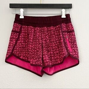 LULULEMON Tracker Shorts Mountain Peaks Bon Bon Bordeaux Drama 4